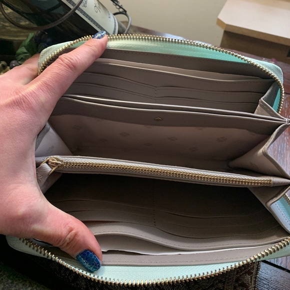 Authentic Kate spade Rock Center print large zip around wallet - Picture 7 of 11